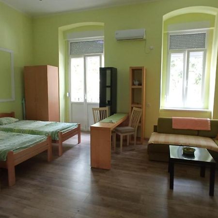 Apartment Kiki Novi Sad Exteriör bild
