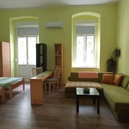 Apartment Kiki Novi Sad Exteriör bild