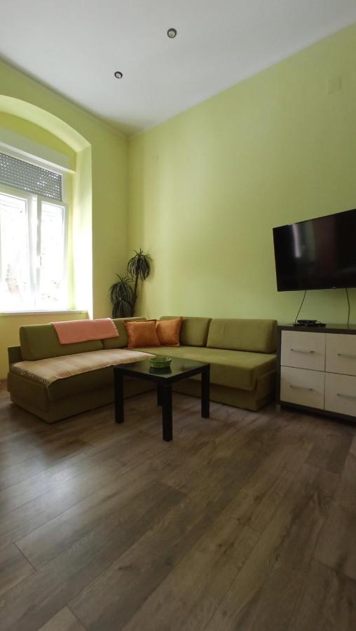 Apartment Kiki Novi Sad Exteriör bild