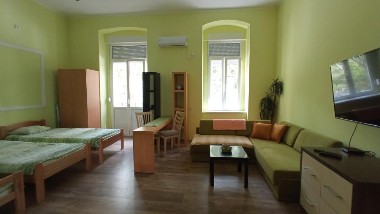 Apartment Kiki Novi Sad Exteriör bild